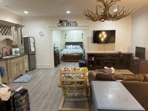 Basement apartment in Northshore - Image 5