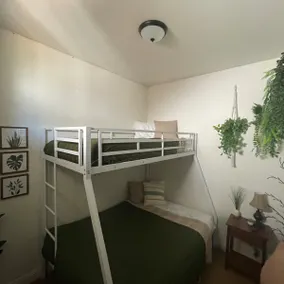 Cozy Private Suite Near Legoland & Beach + Spa Tub - Image 3
