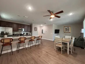 Ybor Home Sleeps 8 • Free Parking • Cruise Port - Image 2