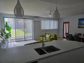 Modern Coastal Stay – New - Image 4
