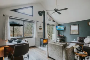 Secluded, Hot Tub, Fire Pit, Deck, Grill, Pets - Image 4