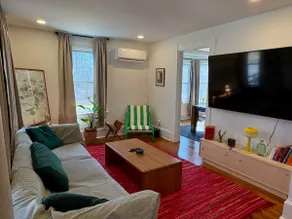 Cozy Farmhouse in Newburgh - Image 2