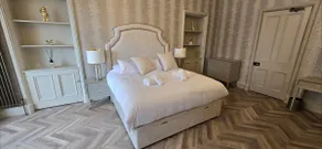 2 Bedroom Sofa bed in livingroom Castle View 1st floor sleeps 6 - Image 3