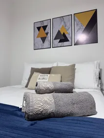 Studio310P - 1 bedroom with garage: Near USP and CPO - Image 2