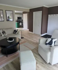 FamilyStay|3BR|Fireplace|ShowerJets|BBQ|Patio|Park - Image 4