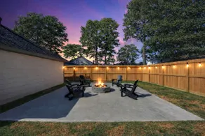 Lost Pines Poolside Paradise | Outdoor Fire Pit - Image 3