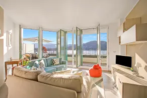 Sogno Sul Lago, Lakefront Balcony - Happy Rentals - Image 2