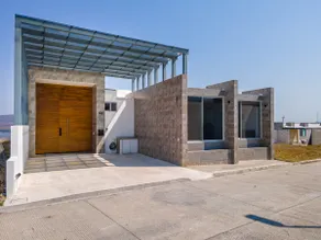 House with a view of Lake Tequesquitengo Colinas Lago - Image 3