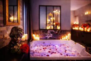 The Majestic Suite, XXL Spa, Luxury Escape - Image 2