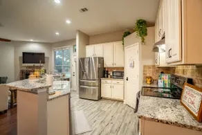 Steps From Celina Square: Extended Stay Discounts! - Image 5