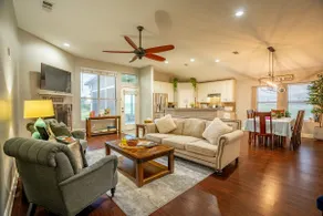 Steps From Celina Square: Extended Stay Discounts! - Image 3