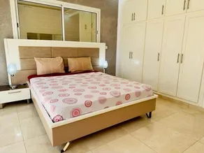 Luxurious Villa with Pool - Image 4