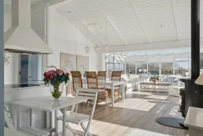 Lovely Summer House With Sea View - Image 2