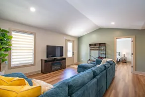 The Maple Den - Image 2