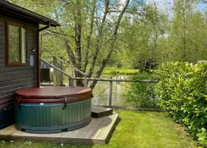 Lakeside Lodges (Pet) - Image 5