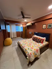 Brick Maison - 1.5BHK w/ Free Parking, Juhu-Bandra - Image 4
