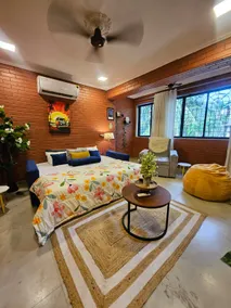 Brick Maison - 1.5BHK w/ Free Parking, Juhu-Bandra - Image 3