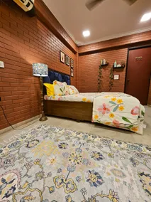Brick Maison - 1.5BHK w/ Free Parking, Juhu-Bandra - Image 2