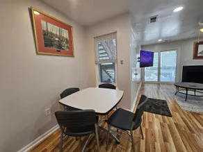Entire One Bedroom Apartment with Free Parking - Image 3