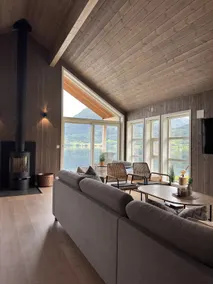 Vestland's gem by the water | Majestic mountains - Image 3