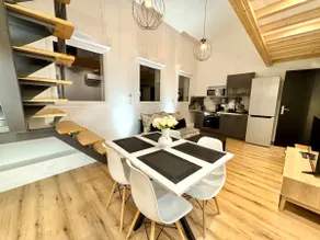 Air-Conditioned Designer Apt. Free Parking/Wifi - Image 4