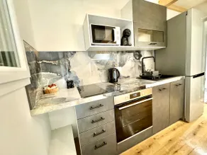 Air-Conditioned Designer Apt. Free Parking/Wifi - Image 3