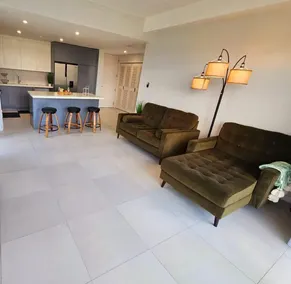 Cozy contemporary one-bedroom - Image 3