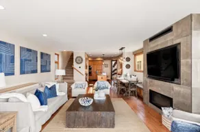 Luxury Beachfront, Oceanfront walk to Restaurants - Image 5