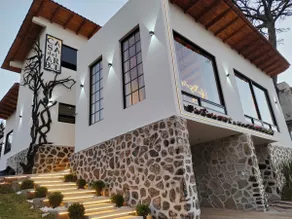 The tree house (heated pool 35° to 40°) - Image 3