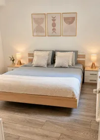 Lakeside Suite | Stylish & Comfortable Getaway! - Image 4