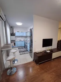 Quiet 3-bedroom apartment / Wi-Fi / Air conditioning / Sunroom / Free parking. - Image 2