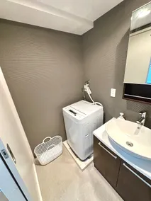 Minimalistic dwelling for after game Baseball Fans - Image 5