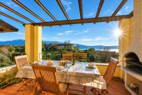 John's House-Lakeview & shared pool - Happy Rentals - Image 2