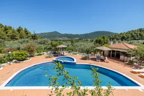 Nature Grand Estate - Spacious Villa with Pool - Image 3