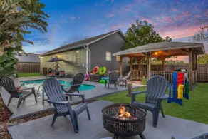 *Heated Pool*Jacuzzi Fence*Cruises*Sleeps 9* Dogs - Image 3