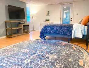 Spacious Garden Suite with Private Porch - Image 4