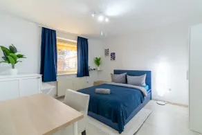 Bright, central 4-room apartment about 90 m² - Image 4