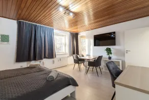 Bright, central 4-room apartment about 90 m² - Image 2