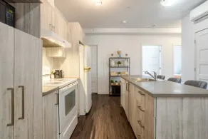 Luxurious 4 BR Suite in Griffintown - Image 2