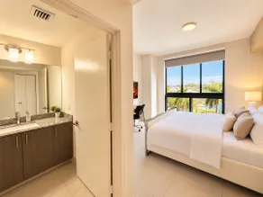 Miami Sweet Suite - Image 4