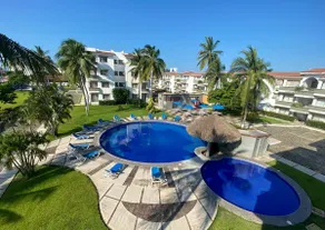 Palm suites with pool to enjoy the area - Image 2