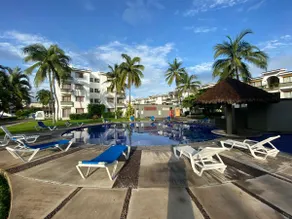 Palm suites with pool to enjoy the area - Image 4