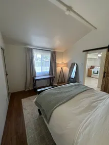 Pet-Friendly Gated Guesthouse with Private Yard! - Image 3