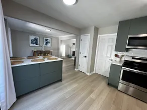 Cozy & family-friendly townhome - Image 5