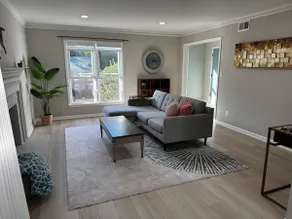 Cozy & family-friendly townhome - Image 3