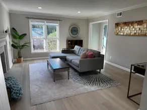 Cozy & family-friendly townhome - Image 2