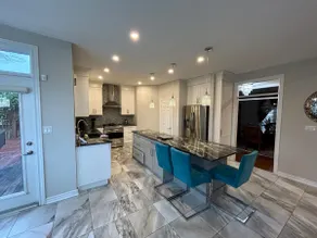 Executive Home Byron area - Image 2