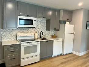 Lakeshore Loft-quiet and comfortable 1 bedroom apt - Image 3