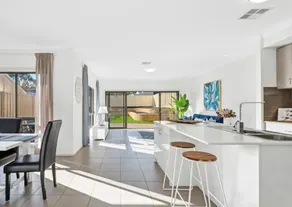 Comfy home 15 mins to CBD(Parties not permitted) - Image 4
