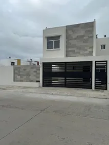 Comfortable house with a pool, 5 minutes from the beach - Image 2
